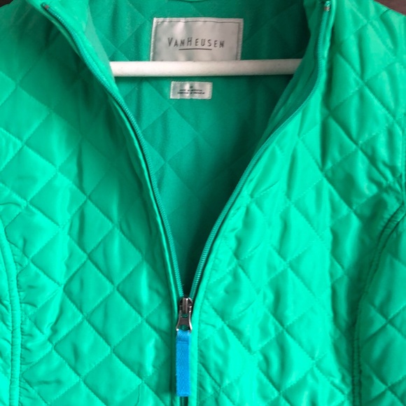 Women’s Green light weight Vest - Picture 3 of 4